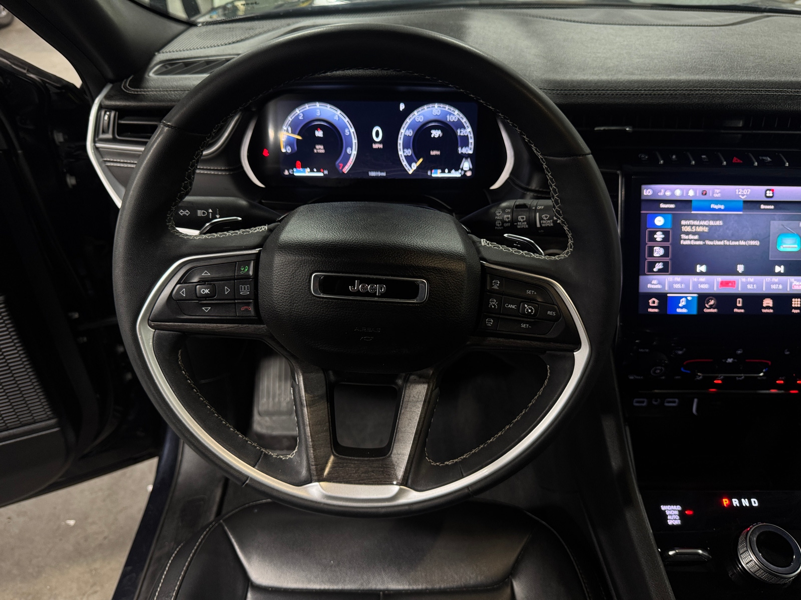 Thumbnail: 2024 Jeep Grand Cherokee L - 4