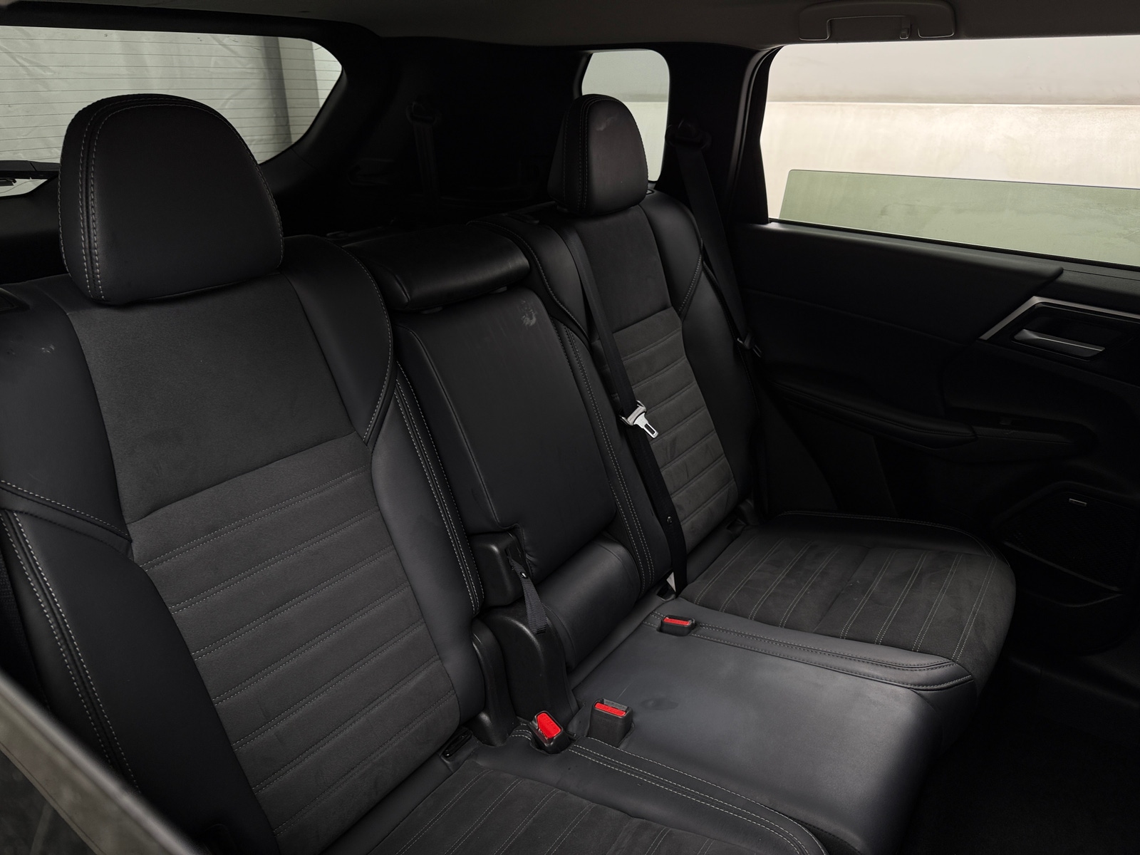 Thumbnail: 2025 Mitsubishi Outlander - 5