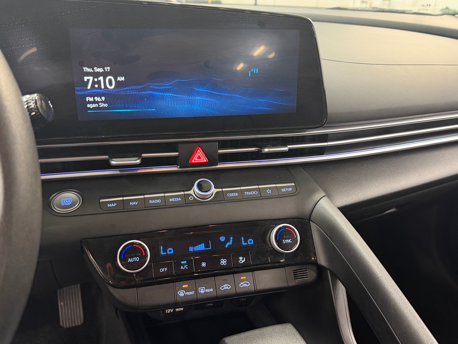 Thumbnail: 2024 Hyundai Elantra - 4