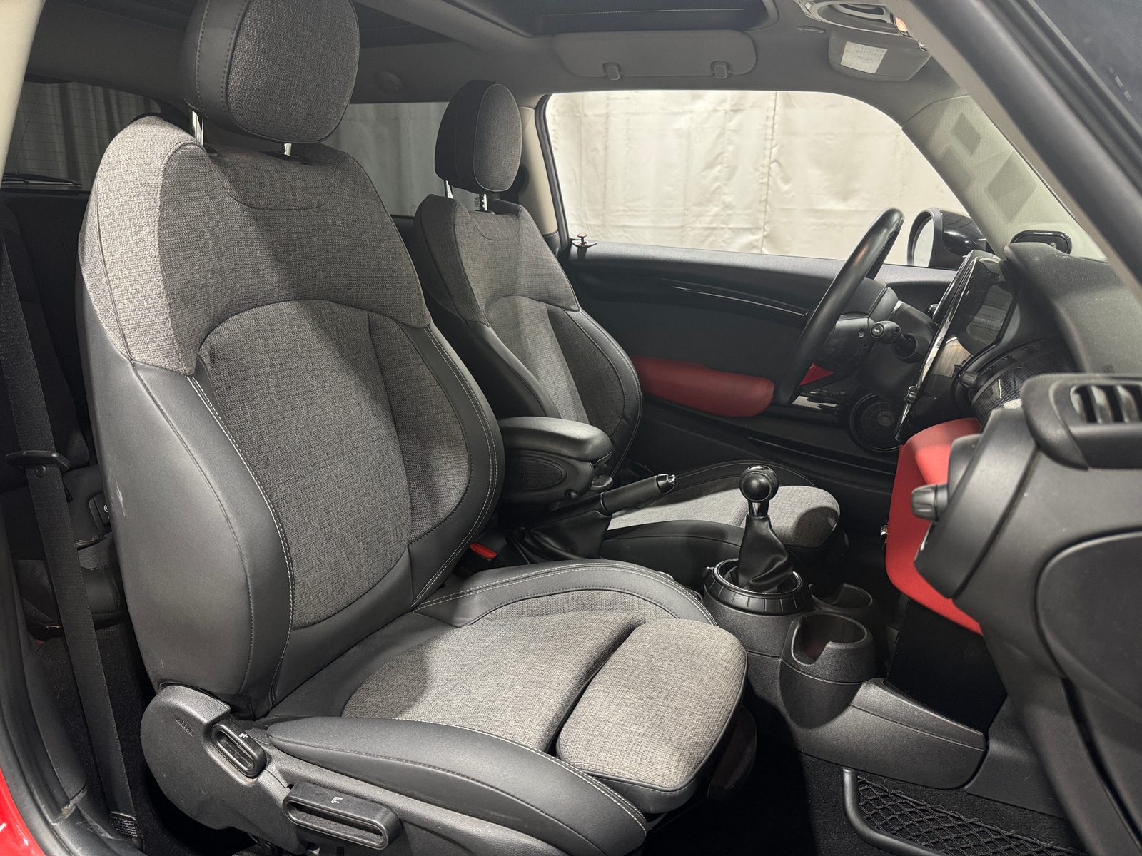 Thumbnail: 2016 MINI Cooper Hardtop - 2