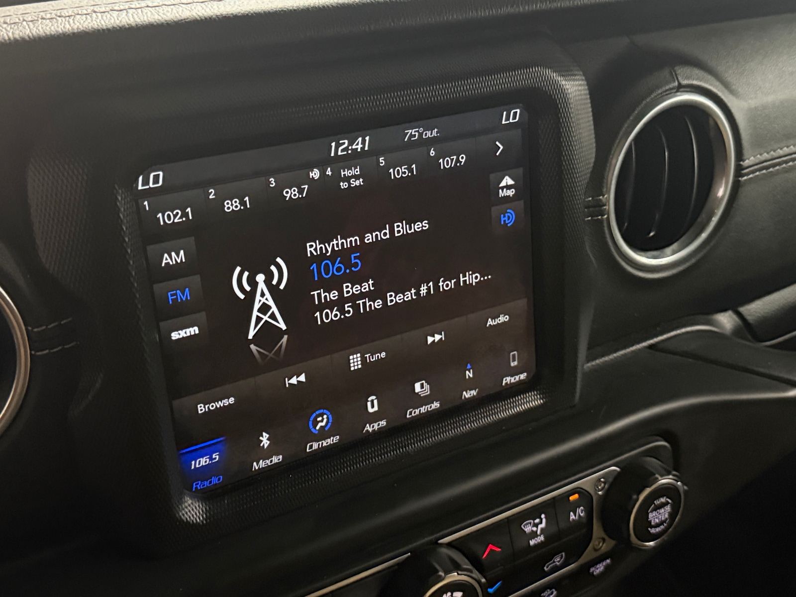 Thumbnail: 2018 Jeep Wrangler - 3