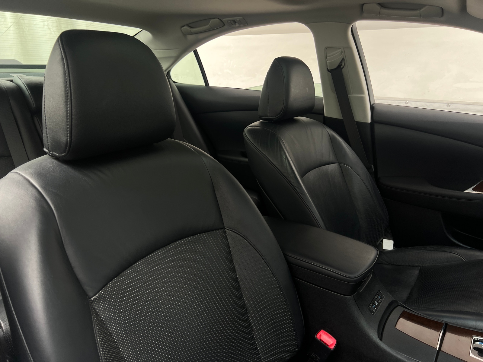 Thumbnail: 2010 Lexus ES - 2