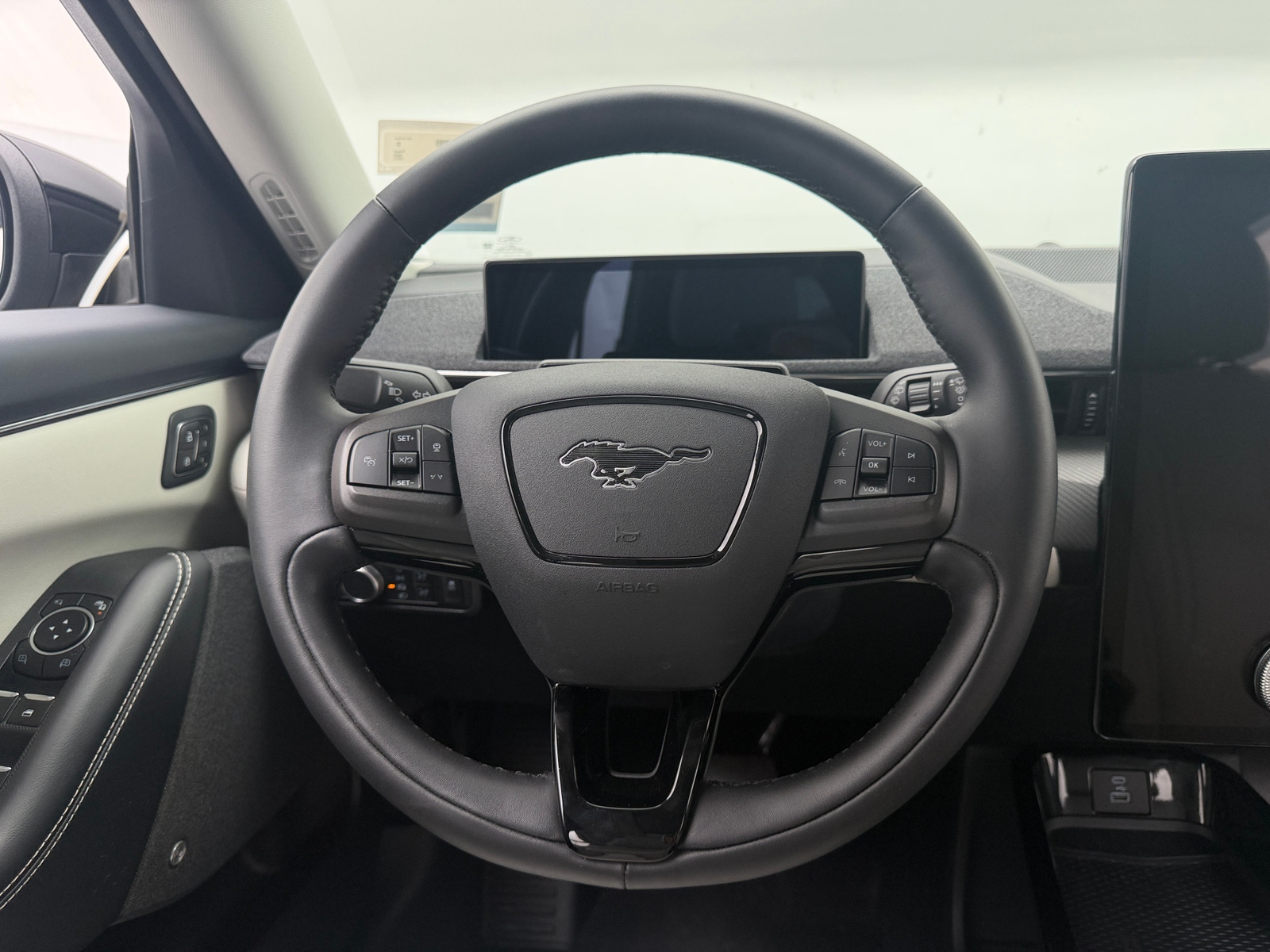 Thumbnail: 2022 Ford Mustang Mach-E - 4
