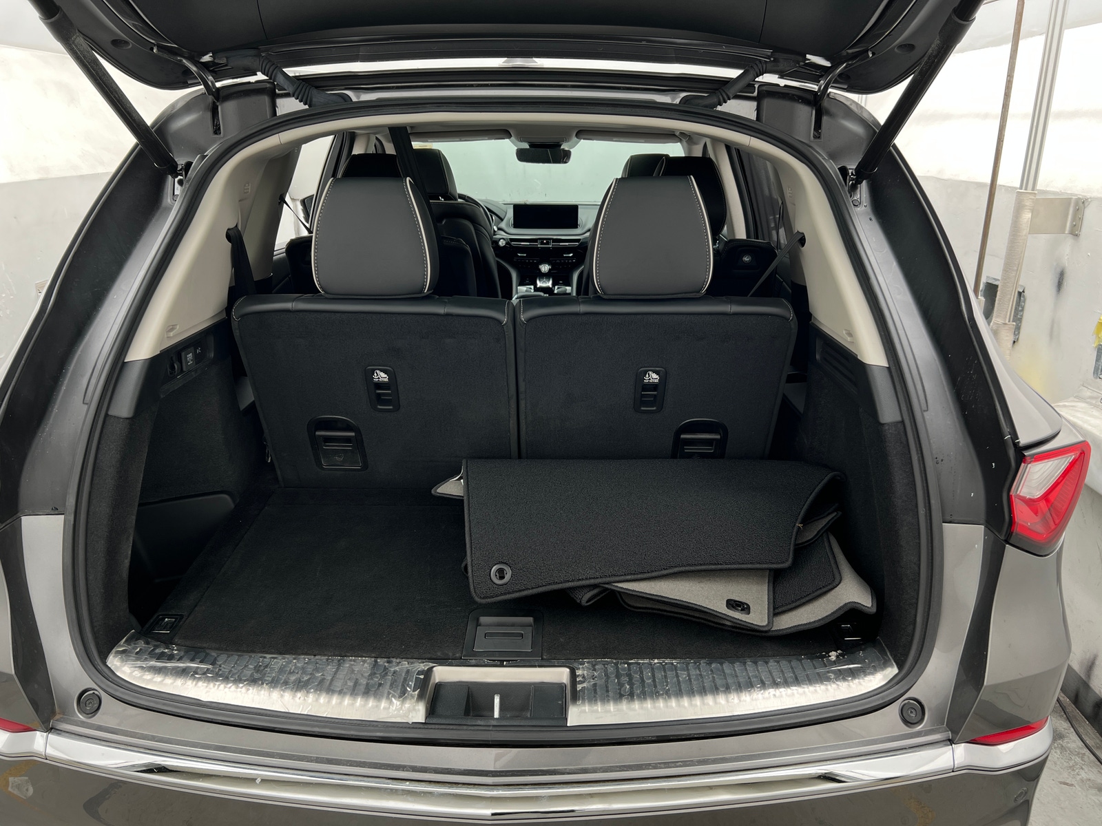 Thumbnail: 2024 Acura MDX - 6