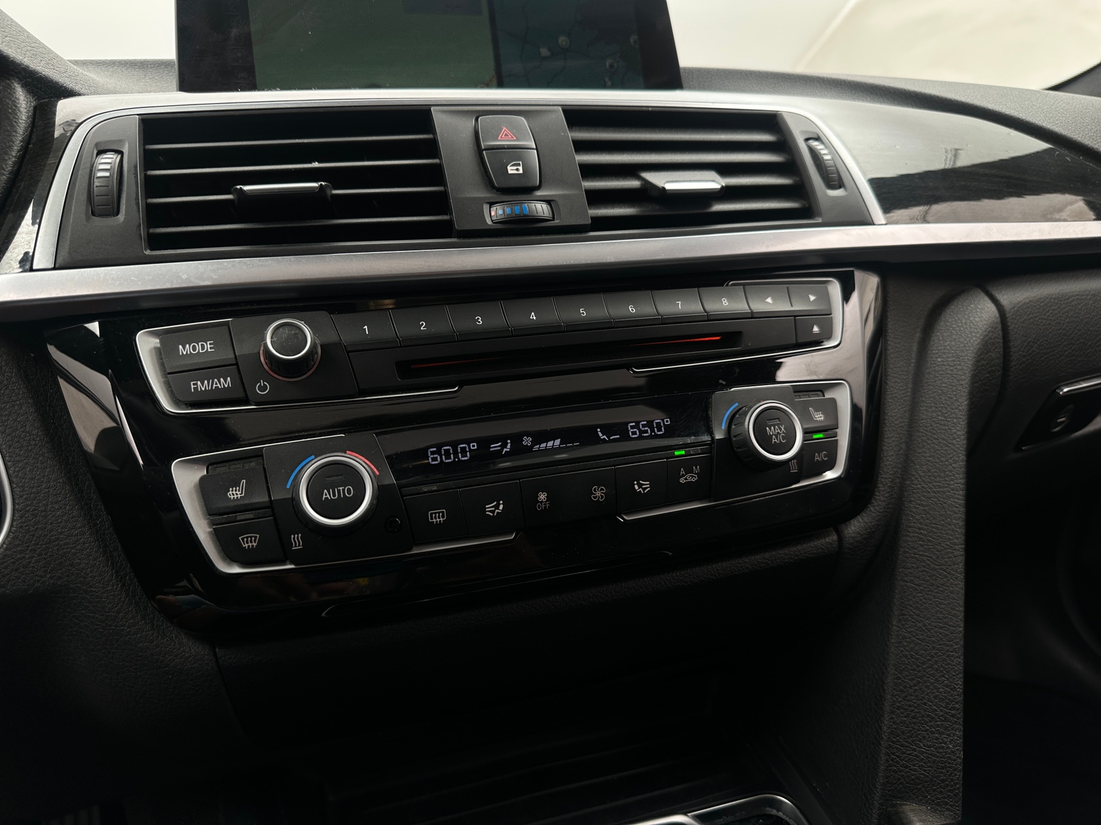 Thumbnail: 2016 BMW 3 Series - 4