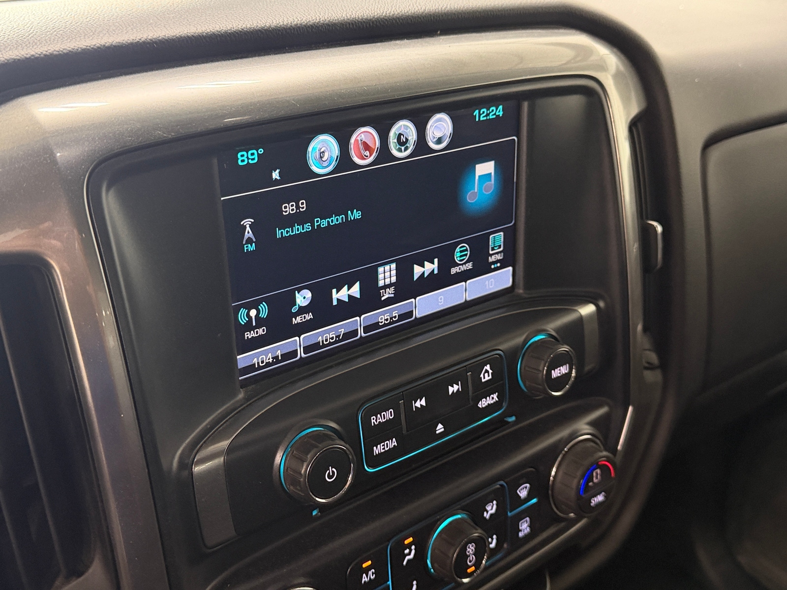 Thumbnail: 2018 Chevrolet Silverado 1500 - 4