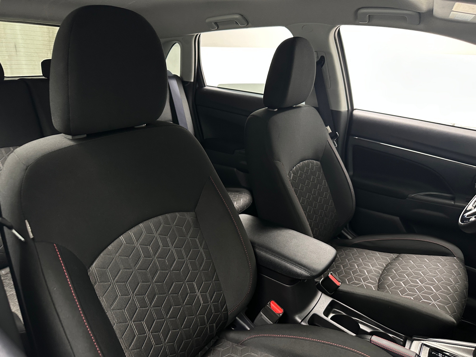Thumbnail: 2026 Mitsubishi Outlander Sport - 2