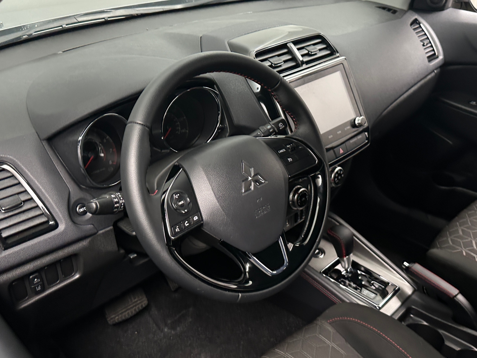 Thumbnail: 2026 Mitsubishi Outlander Sport - 5