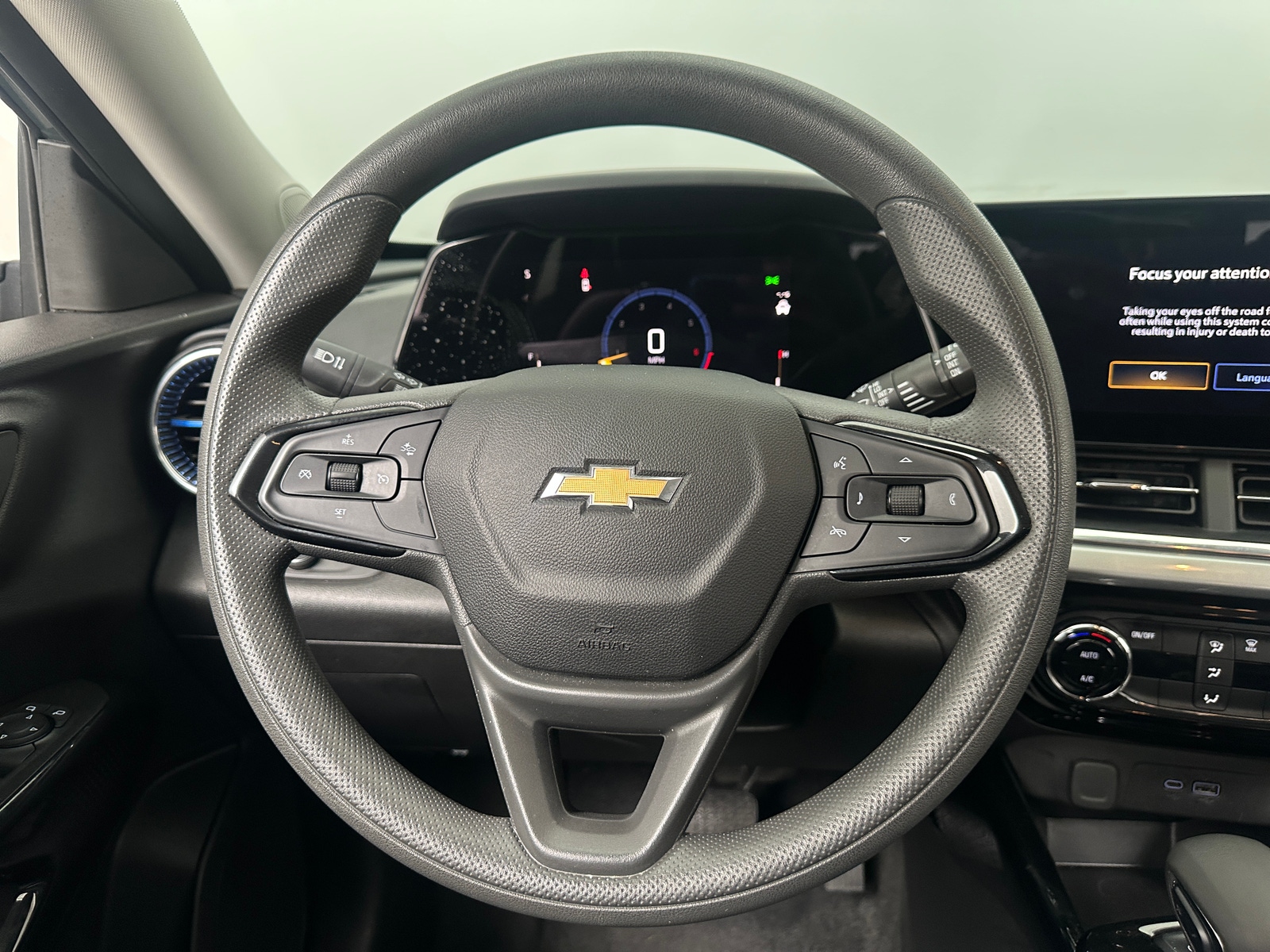 Thumbnail: 2025 Chevrolet Trax - 4