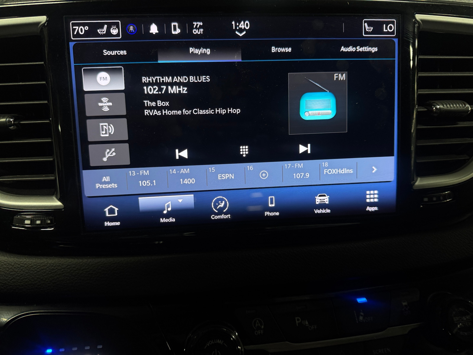 Thumbnail: 2024 Chrysler Pacifica - 3