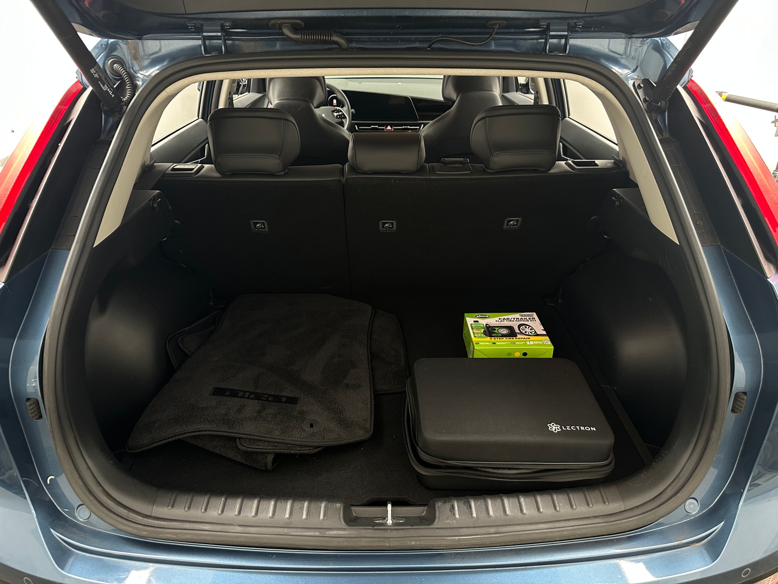 Thumbnail: 2023 Kia Niro - 6