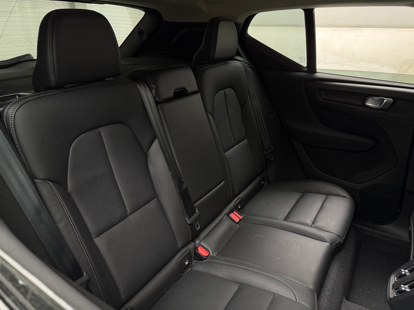 Thumbnail: 2023 Volvo XC40 - 5