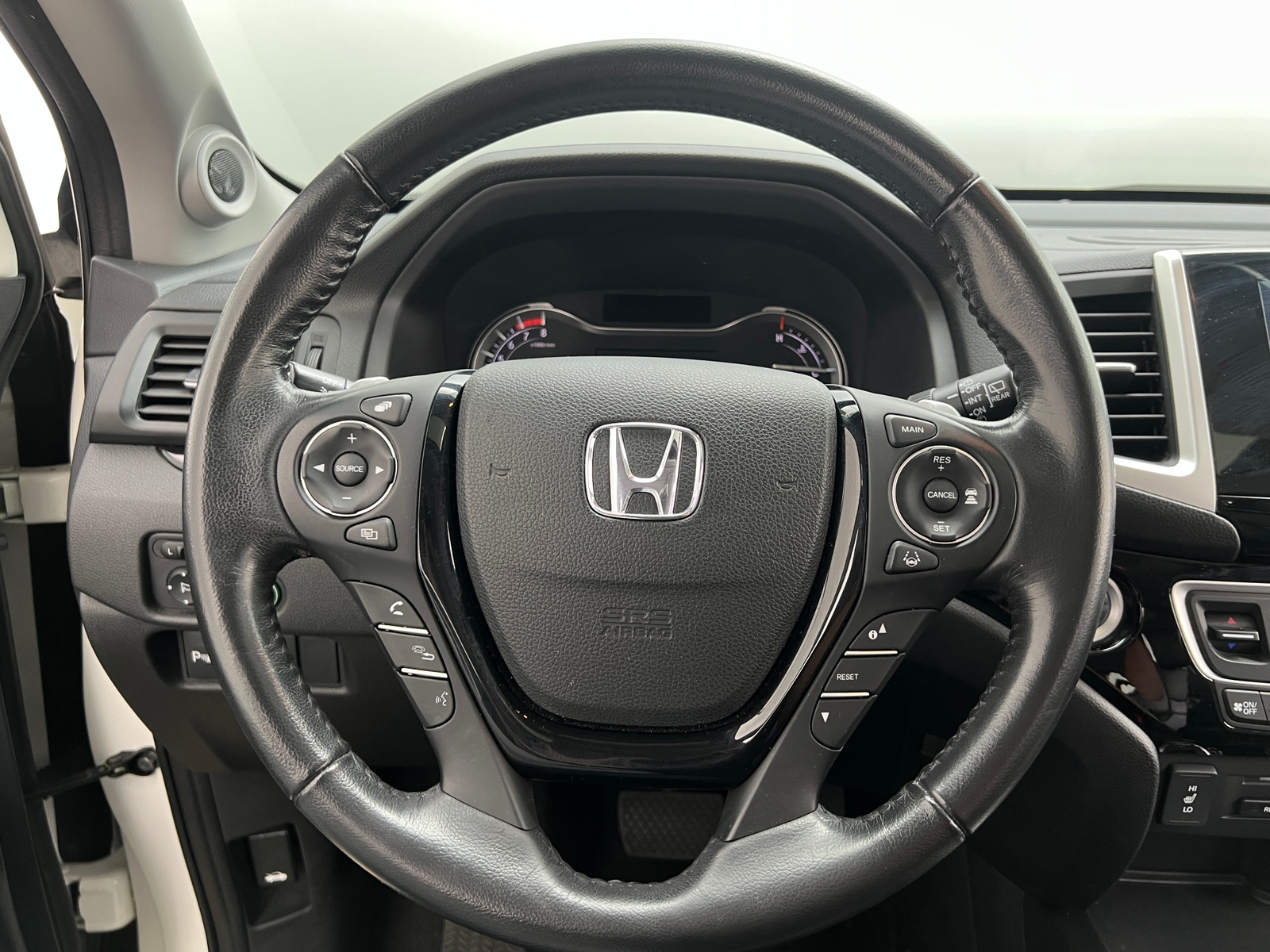 Thumbnail: 2018 Honda Pilot - 4