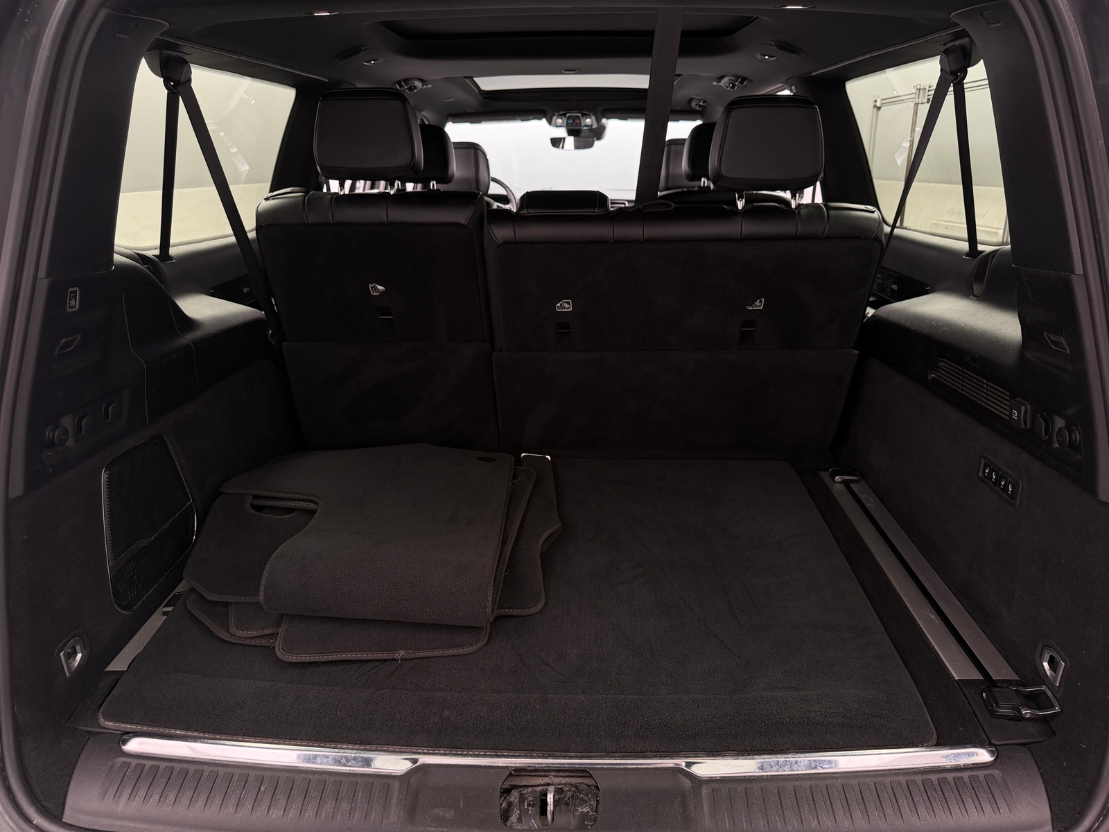 Thumbnail: 2024 Jeep Grand Wagoneer L - 6