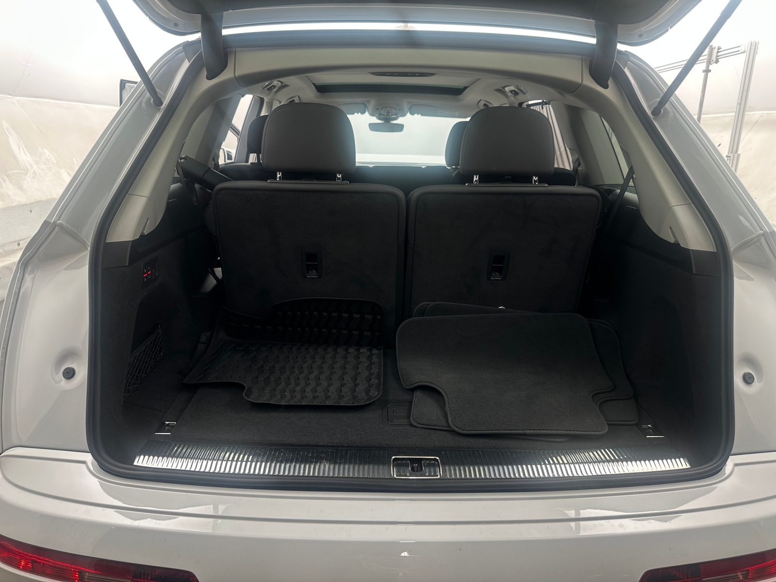 Thumbnail: 2023 Audi Q7 - 6