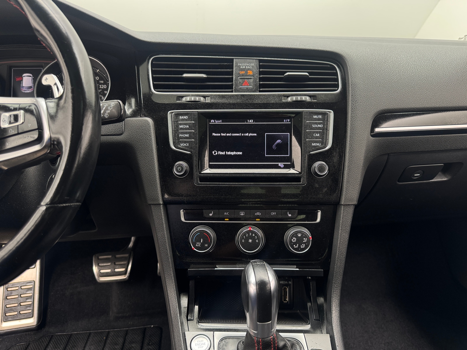 Thumbnail: 2015 Volkswagen Golf - 4
