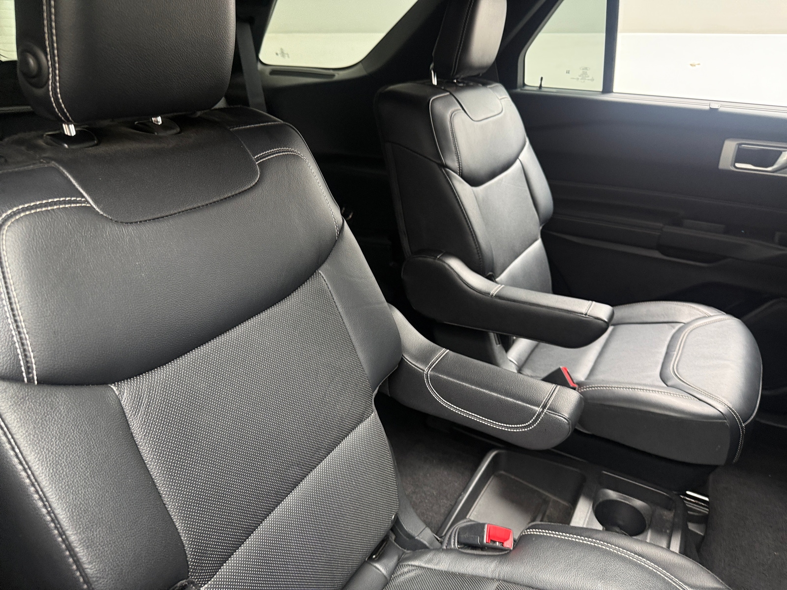 Thumbnail: 2020 Ford Explorer - 5
