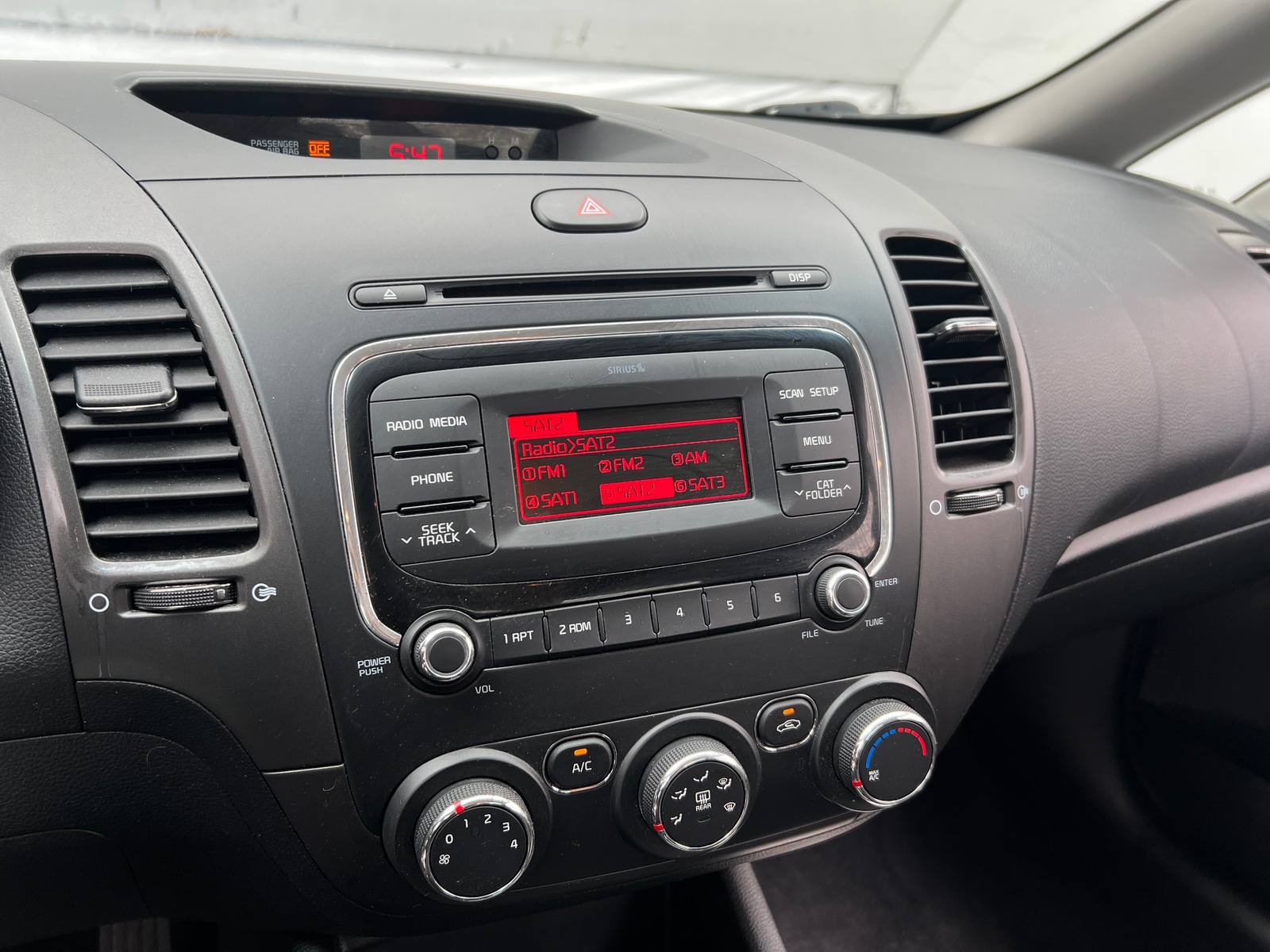 Thumbnail: 2018 Kia Forte - 4