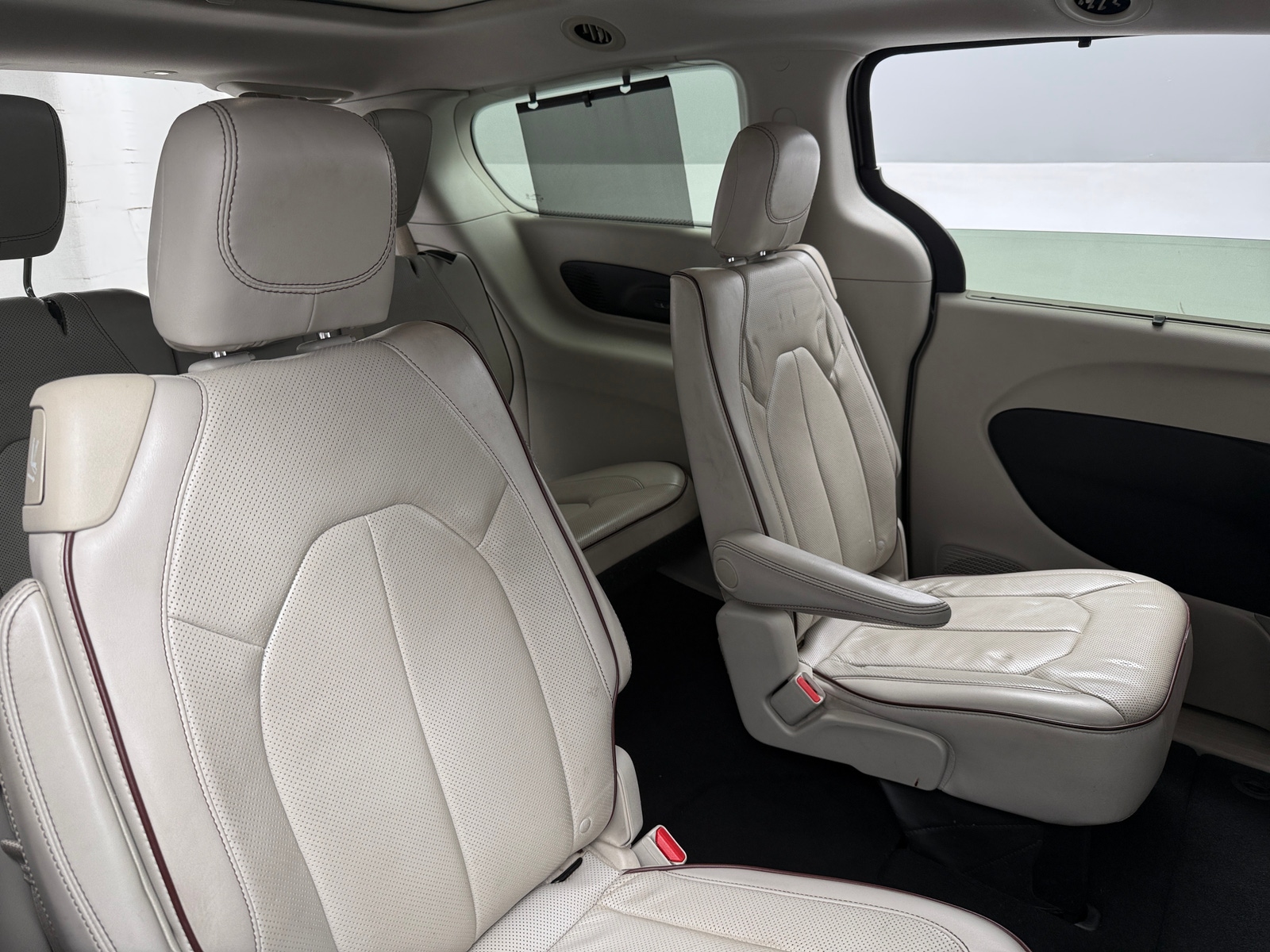 Thumbnail: 2017 Chrysler Pacifica - 5