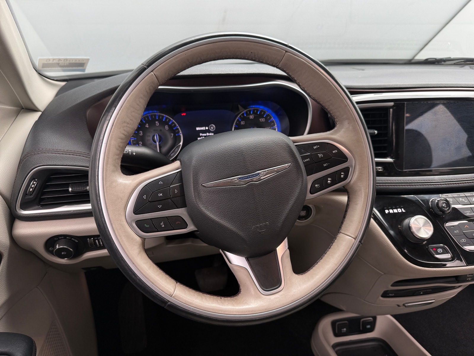 Thumbnail: 2017 Chrysler Pacifica - 4