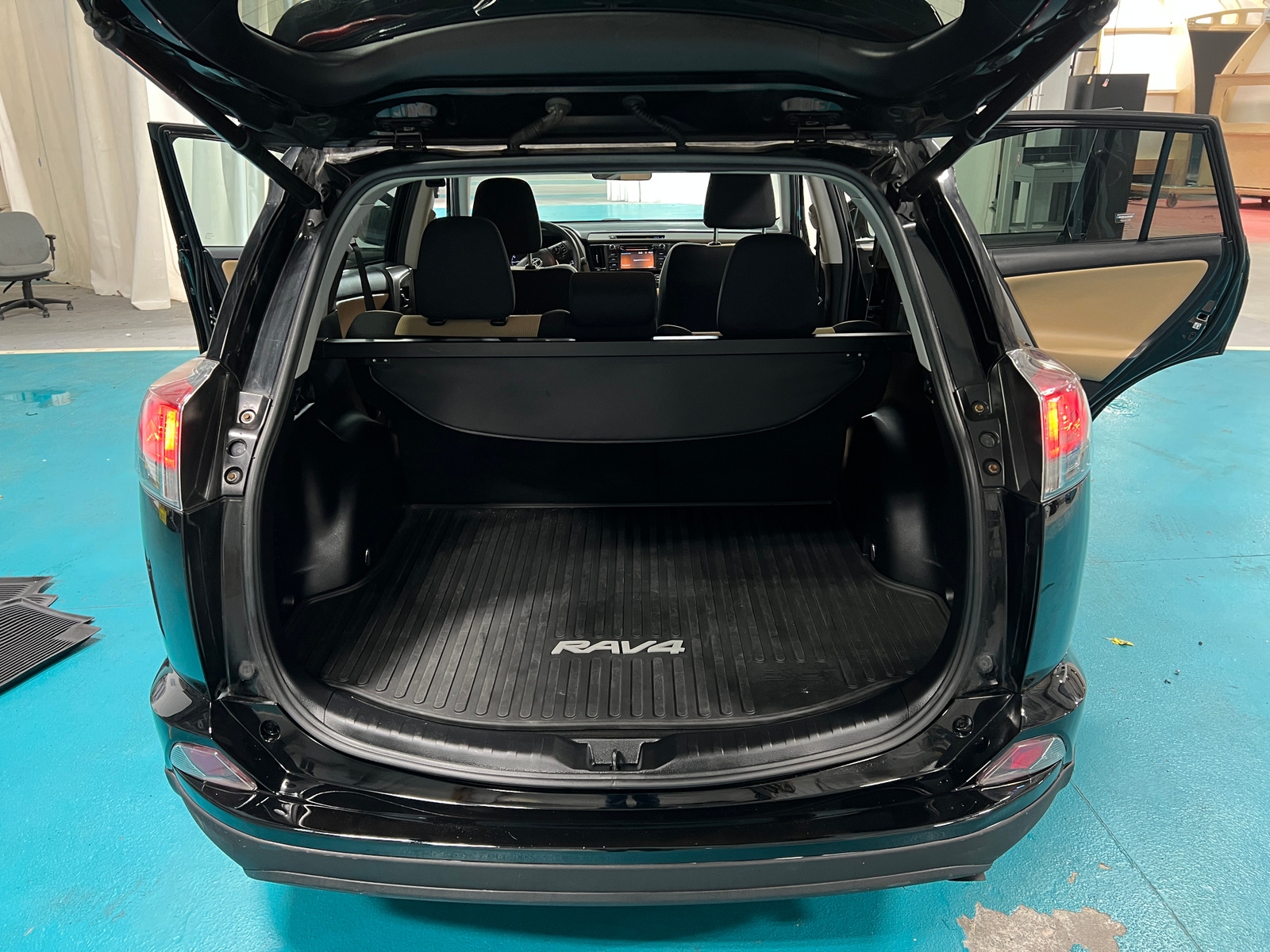 Thumbnail: 2018 Toyota RAV4 - 7