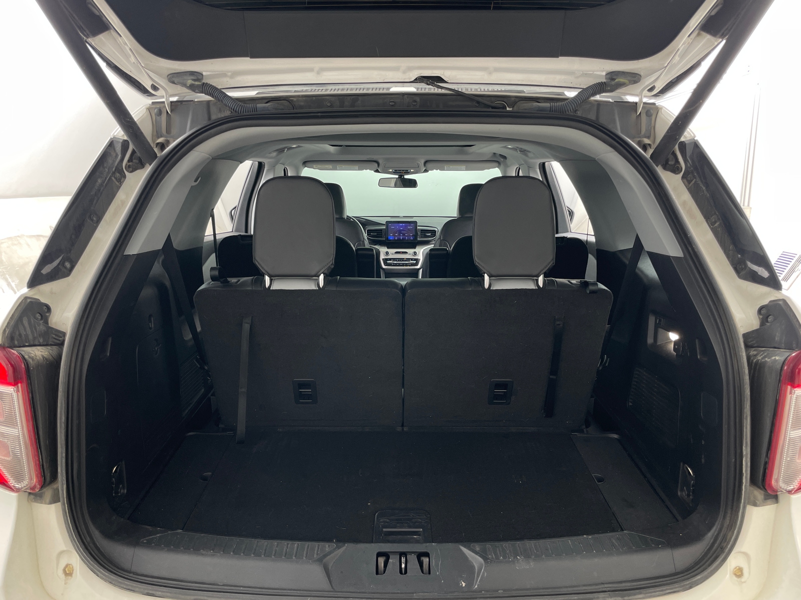 Thumbnail: 2021 Ford Explorer - 6
