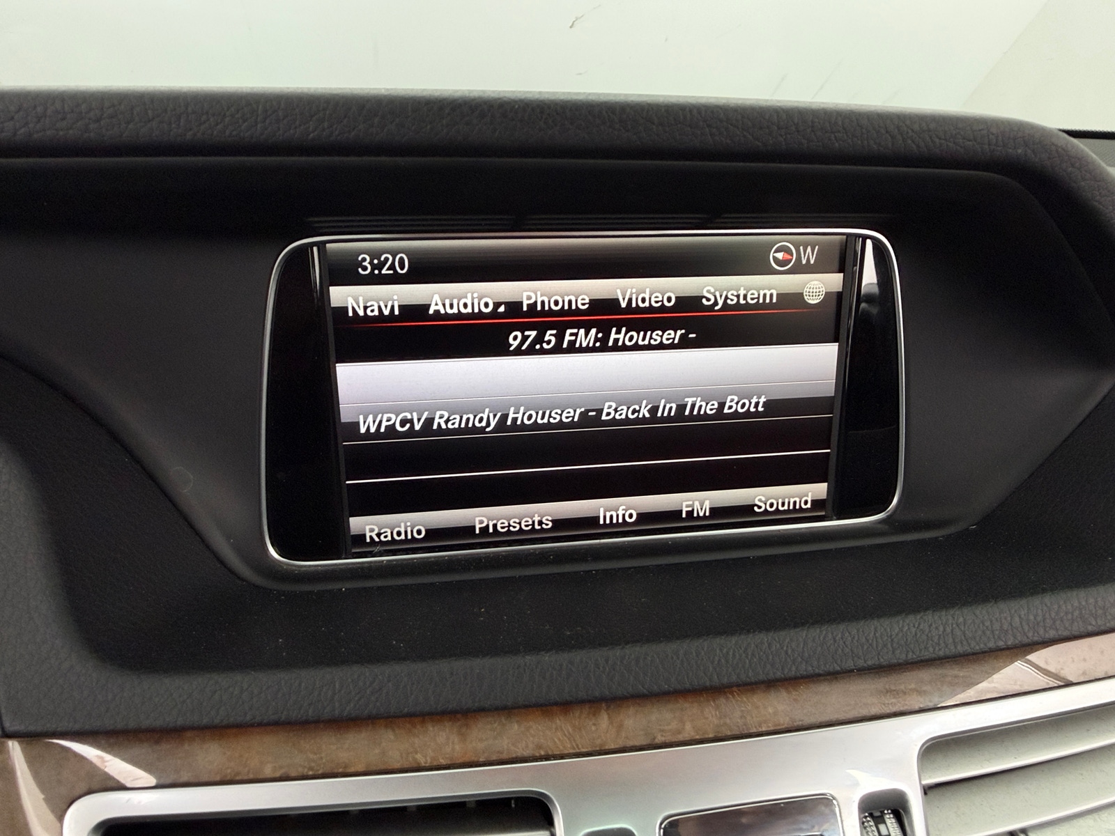Thumbnail: 2014 Mercedes-Benz E-Class - 3
