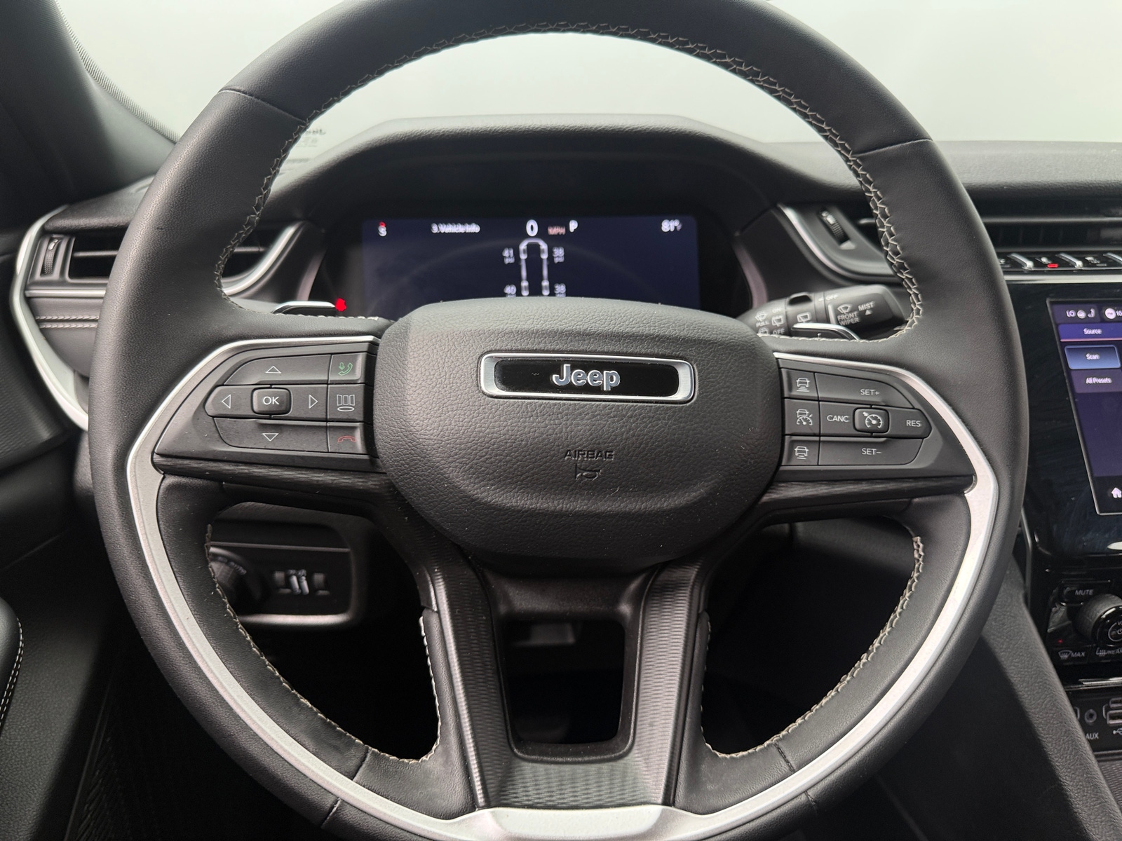 Thumbnail: 2024 Jeep Grand Cherokee L - 4