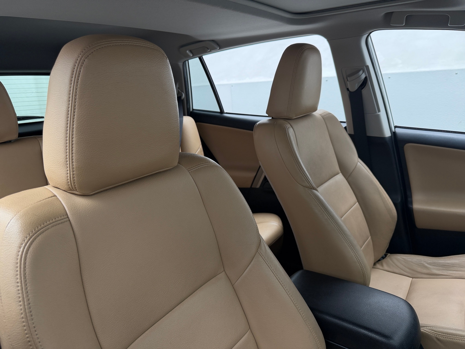 Thumbnail: 2018 Toyota RAV4 - 2