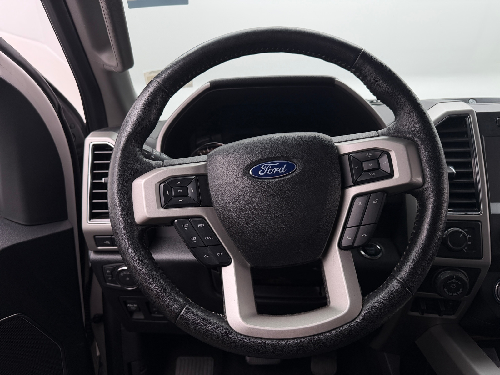 Thumbnail: 2019 Ford Econoline - 4