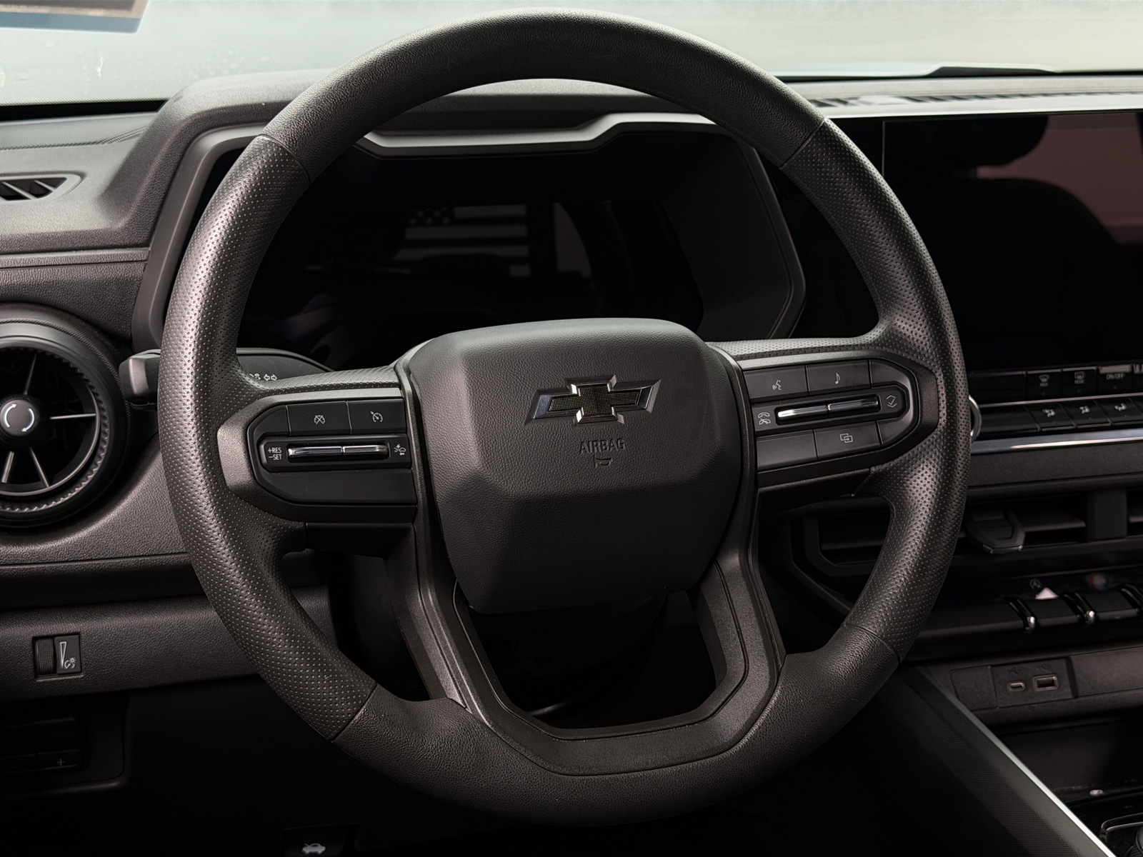 Thumbnail: 2023 Chevrolet Colorado - 4