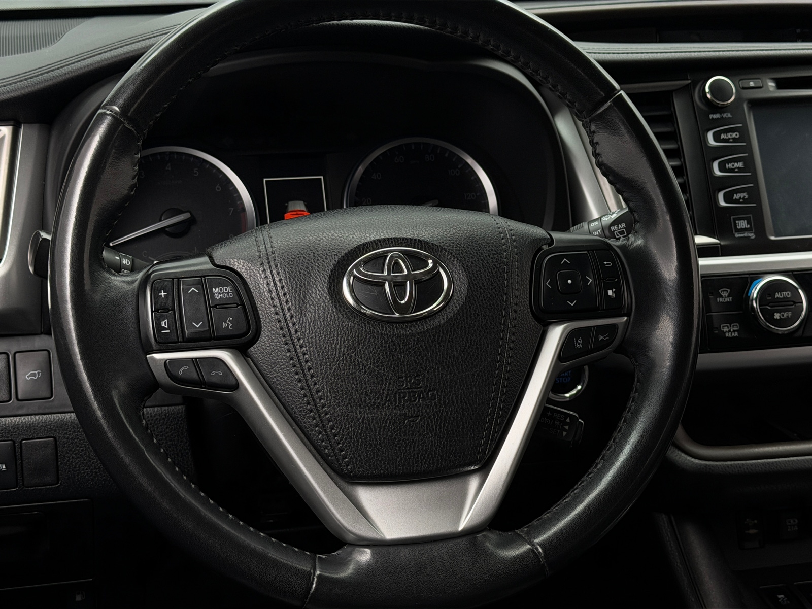 Thumbnail: 2019 Toyota Highlander - 4