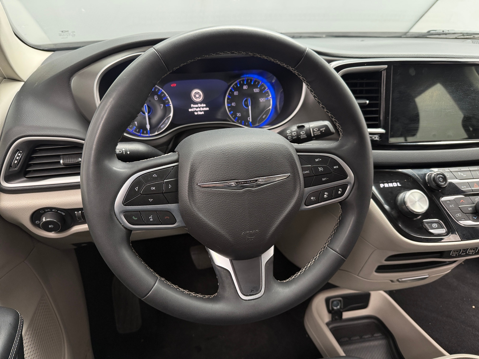 Thumbnail: 2024 Chrysler Pacifica - 4