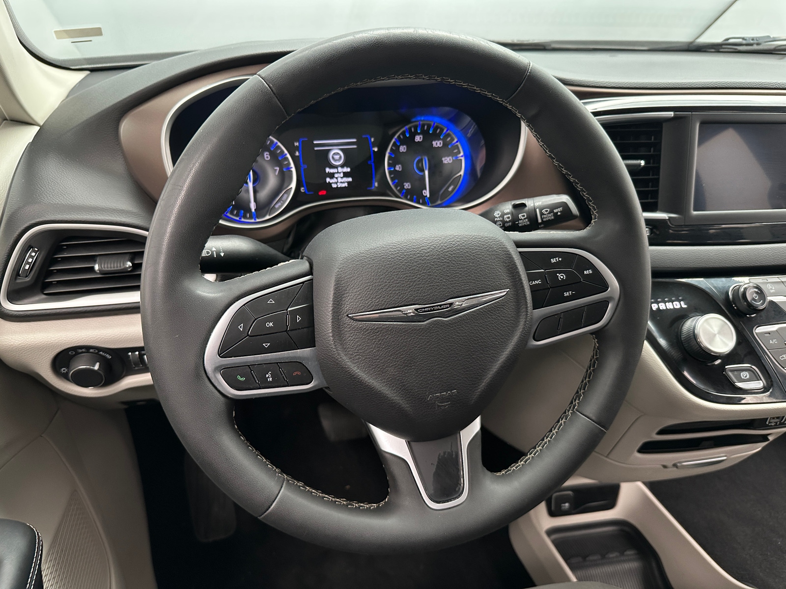 Thumbnail: 2024 Chrysler Voyager - 5