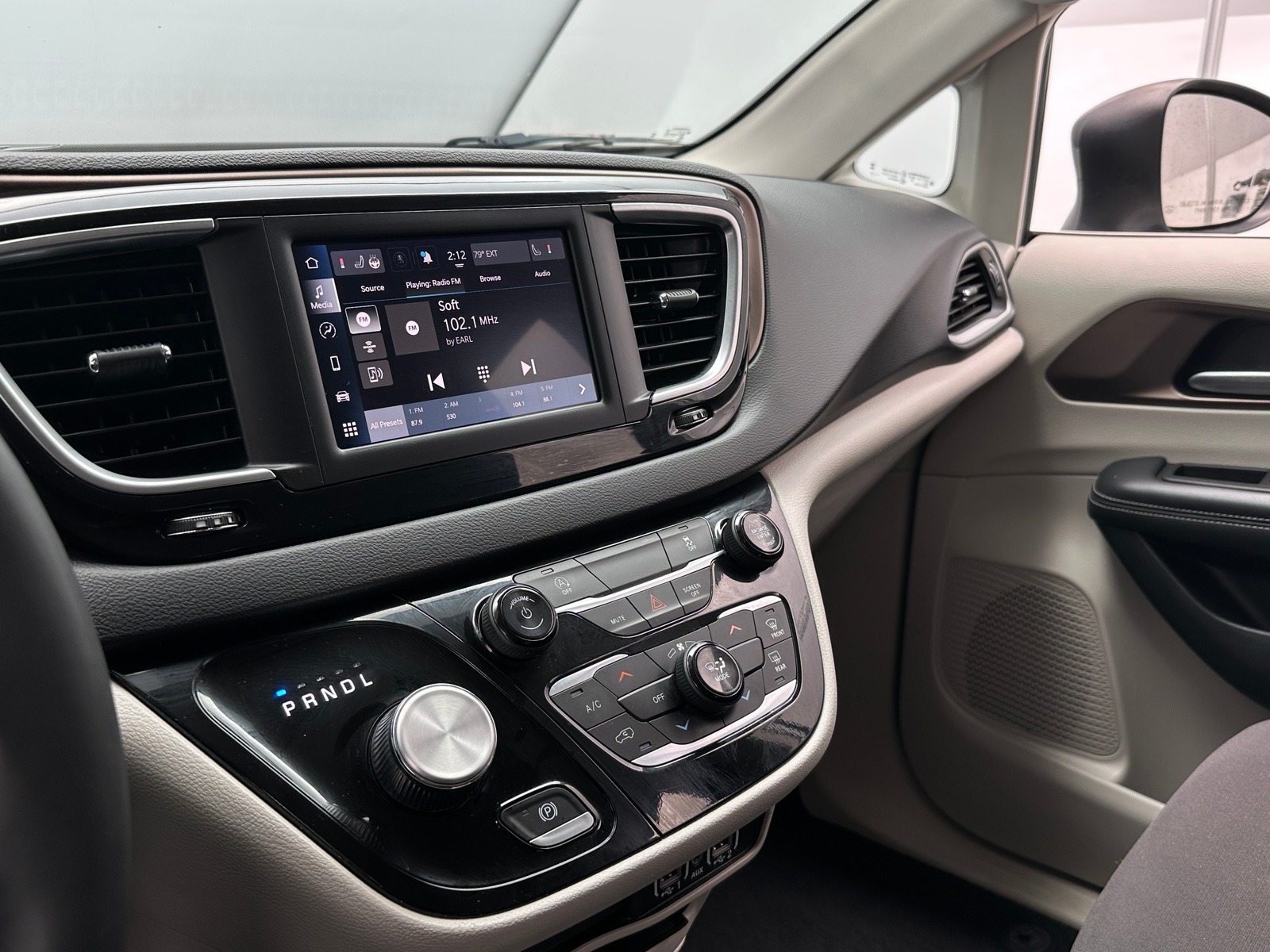 Thumbnail: 2024 Chrysler Voyager - 4