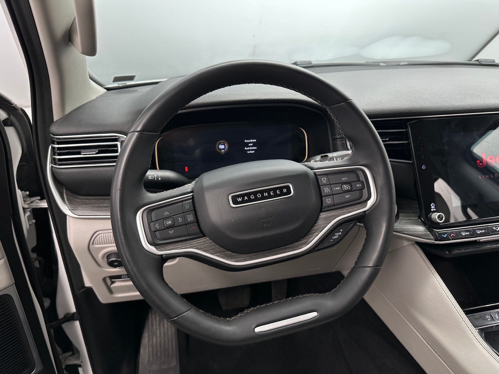 Thumbnail: 2024 Jeep Wagoneer - 4