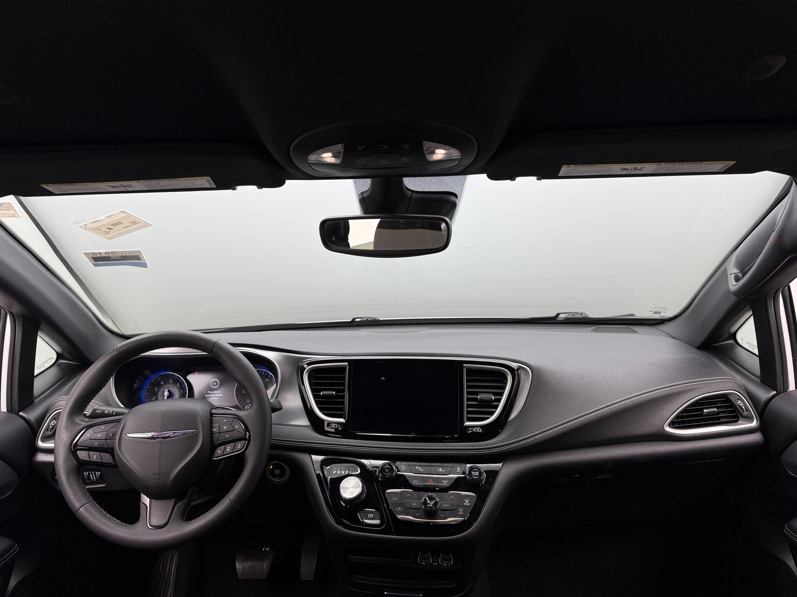 Thumbnail: 2023 Chrysler Pacifica - 3