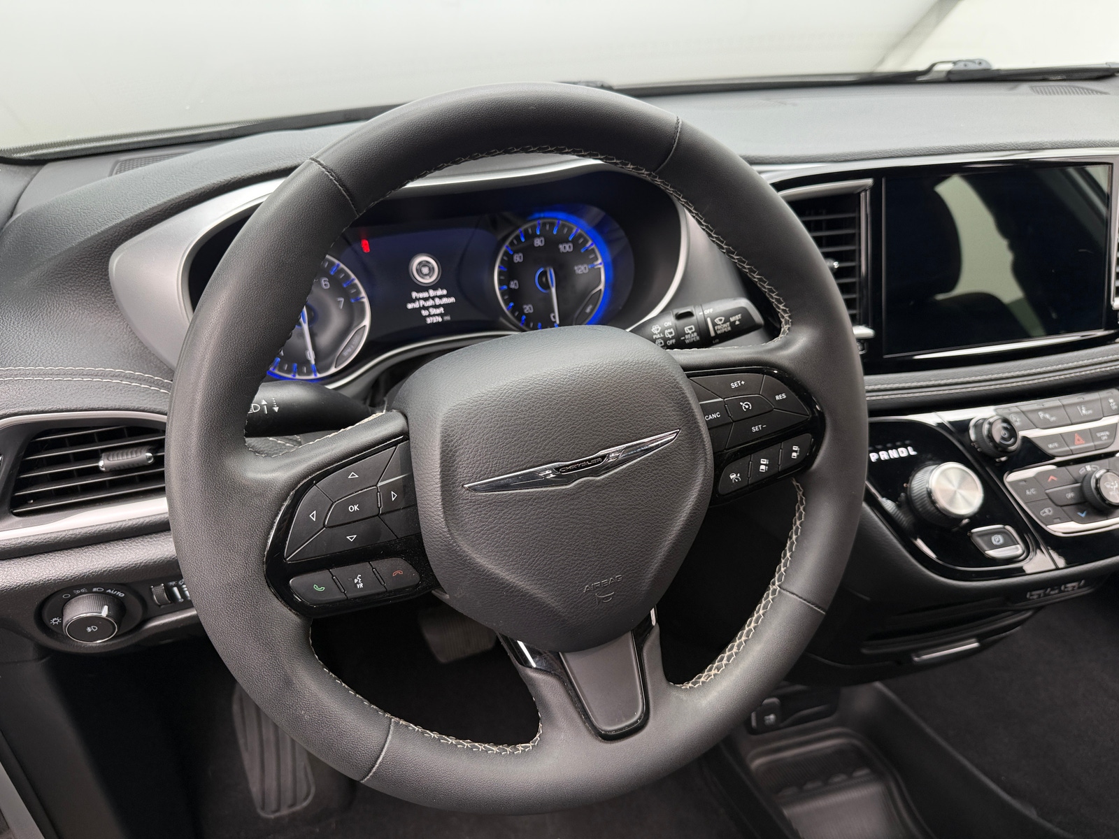 Thumbnail: 2023 Chrysler Pacifica - 5