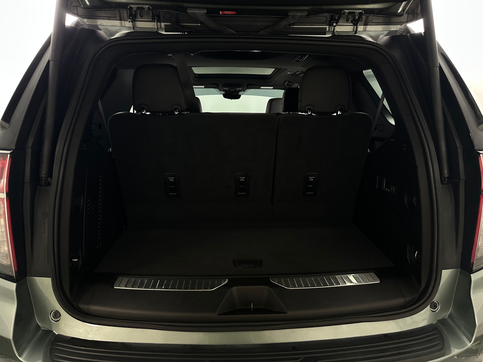 Thumbnail: 2024 Chevrolet Tahoe - 6