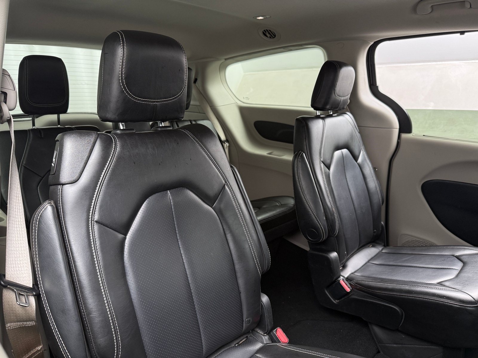 Thumbnail: 2023 Chrysler Pacifica - 5