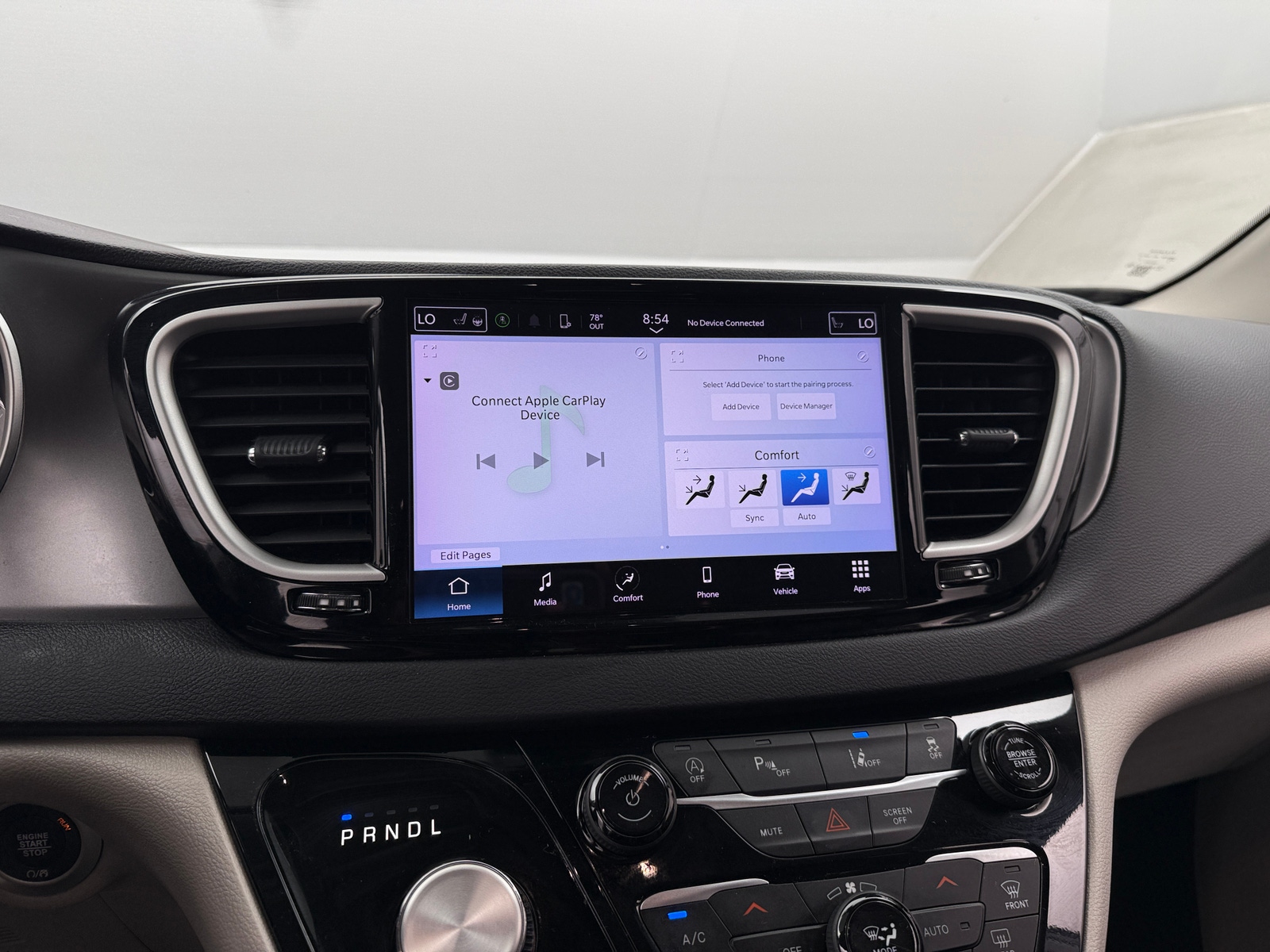 Thumbnail: 2023 Chrysler Pacifica - 3