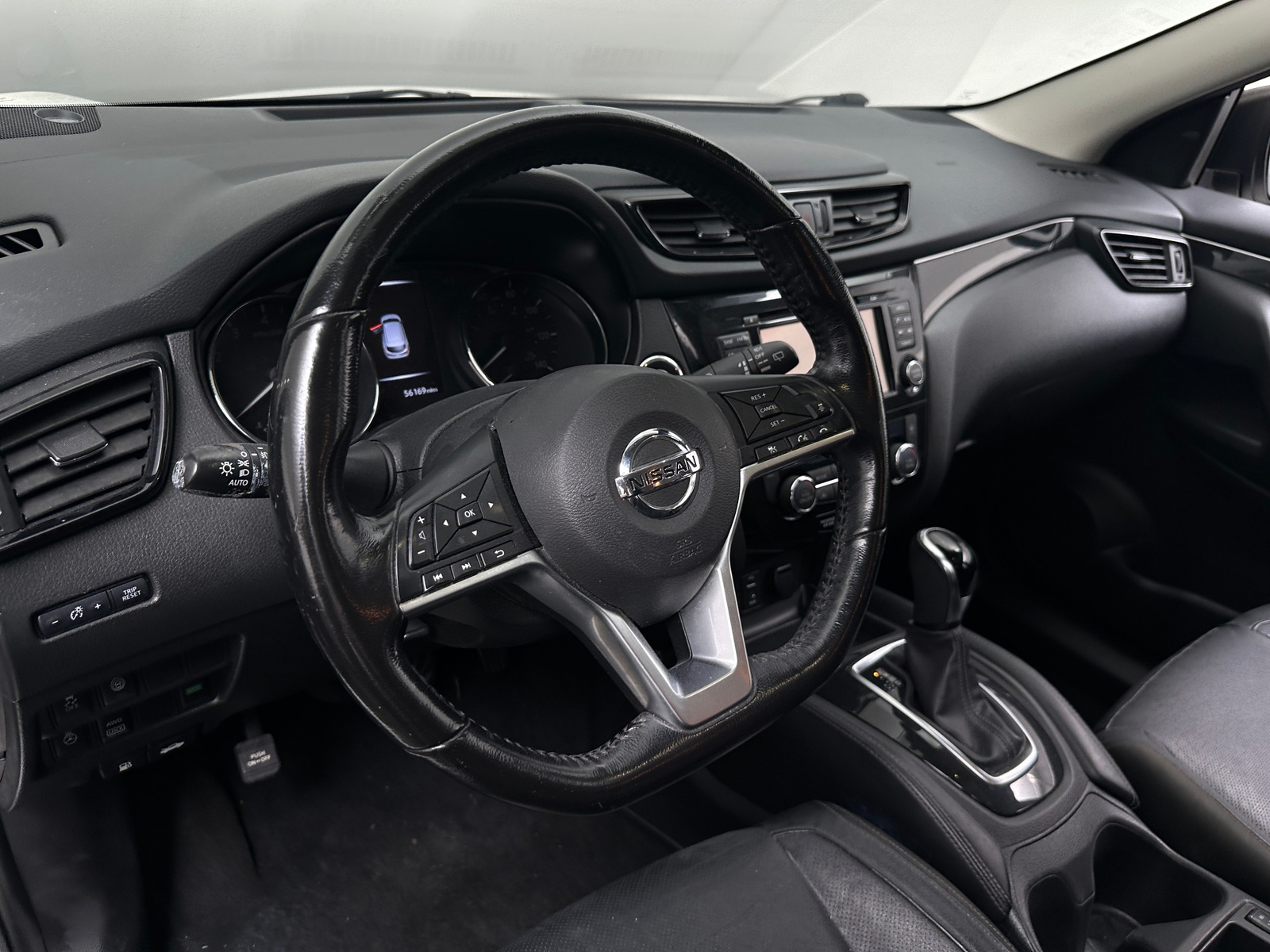Thumbnail: 2017 Nissan Rogue Sport - 4