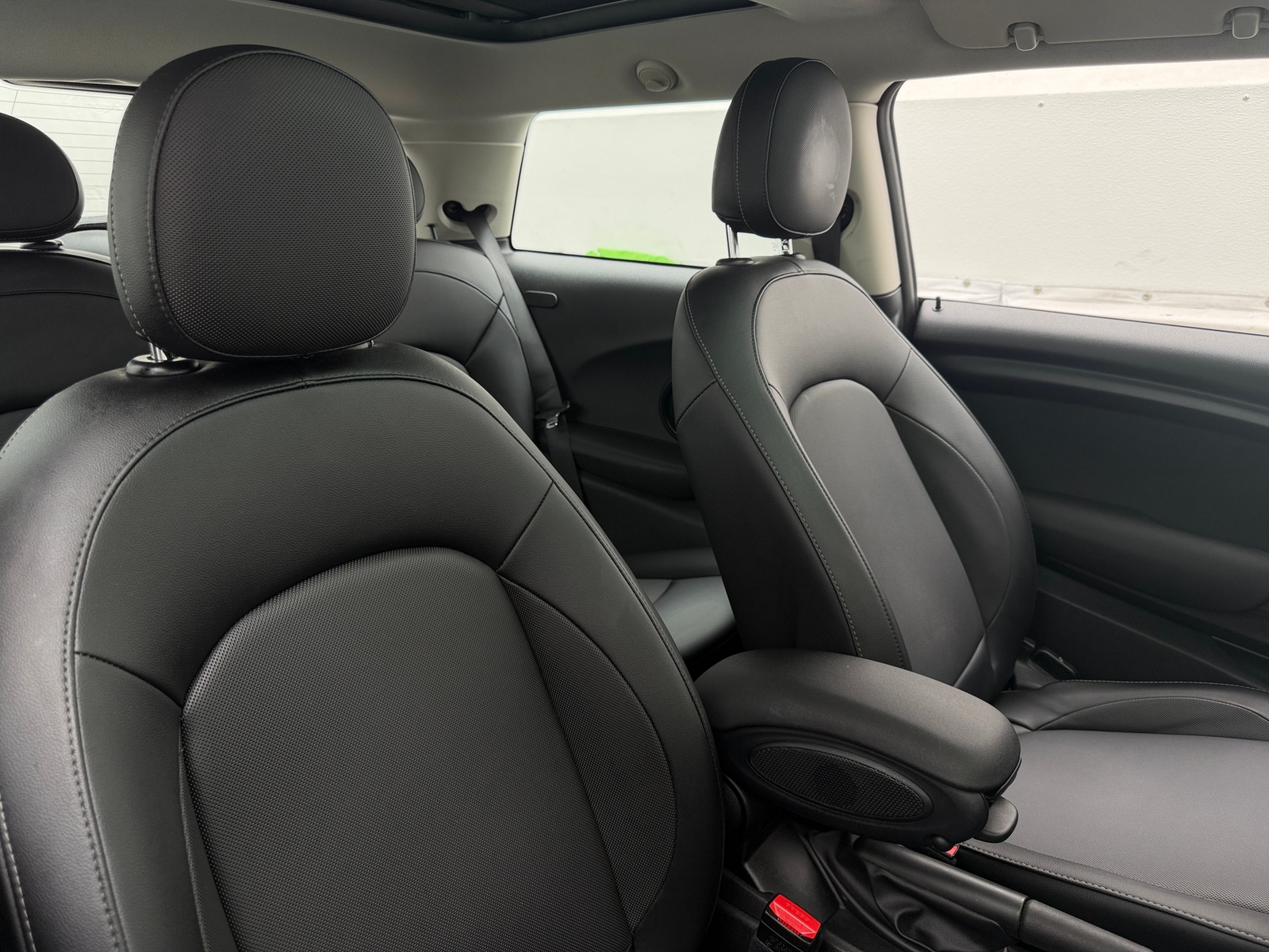 Thumbnail: 2017 MINI Cooper Hardtop - 2