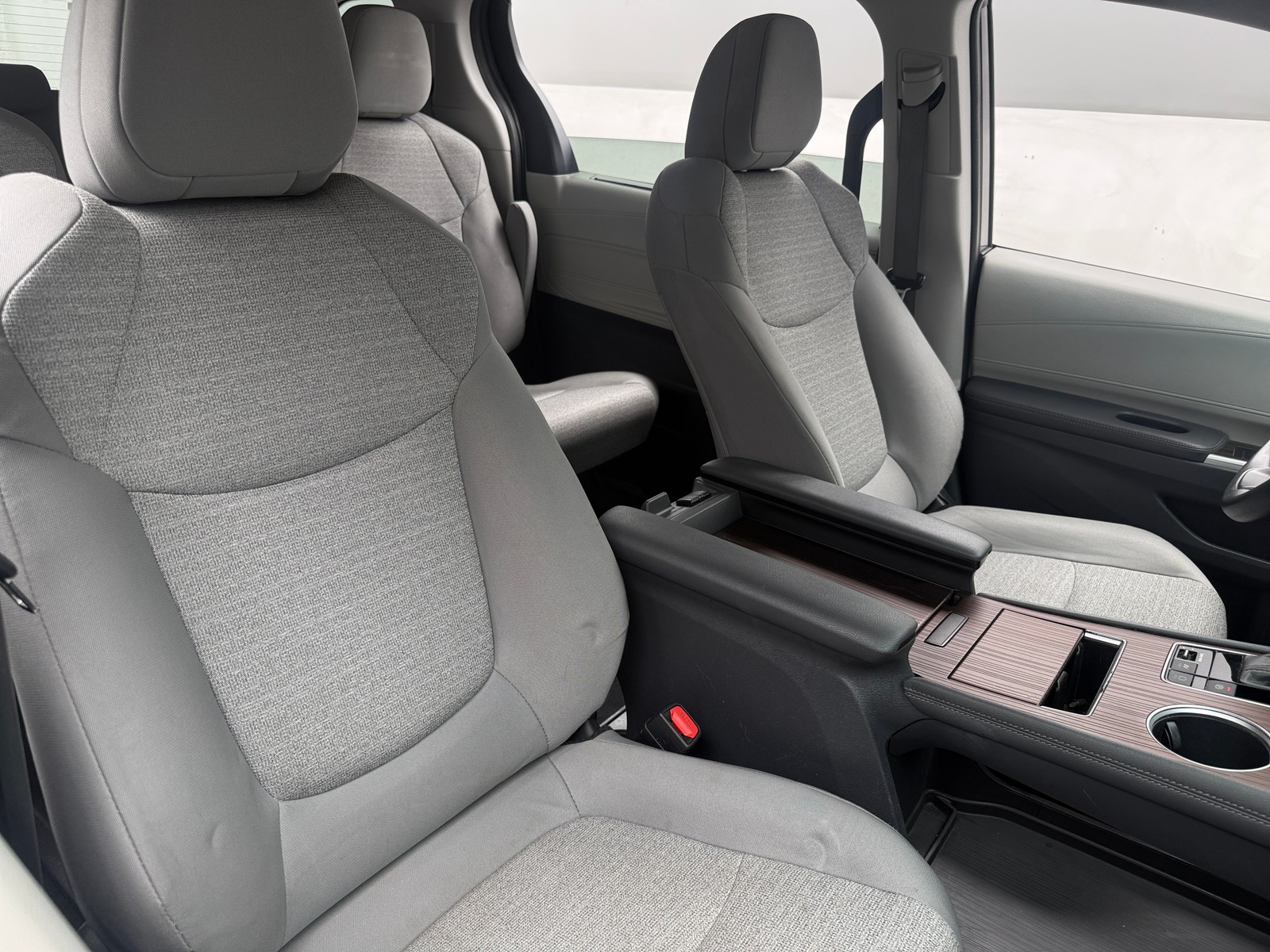 Thumbnail: 2022 Toyota Sienna - 2