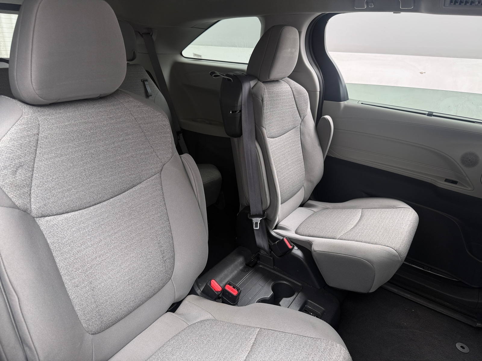 Thumbnail: 2022 Toyota Sienna - 6