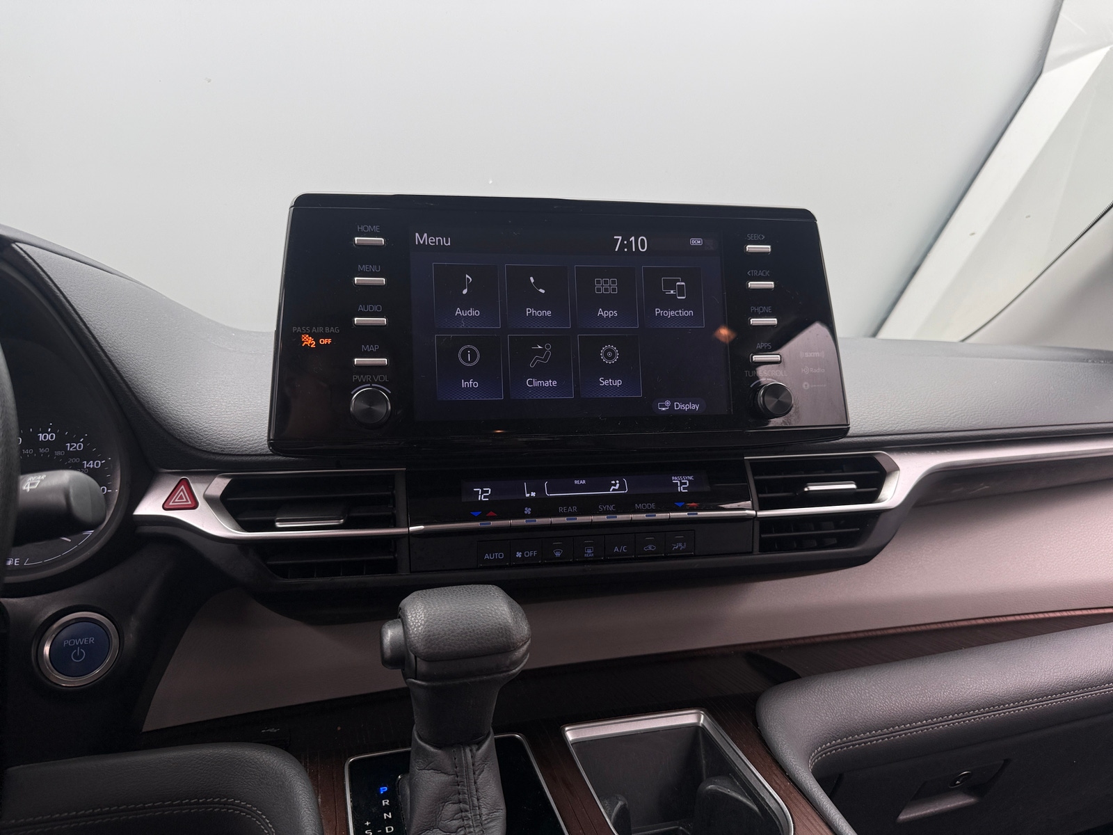 Thumbnail: 2022 Toyota Sienna - 4