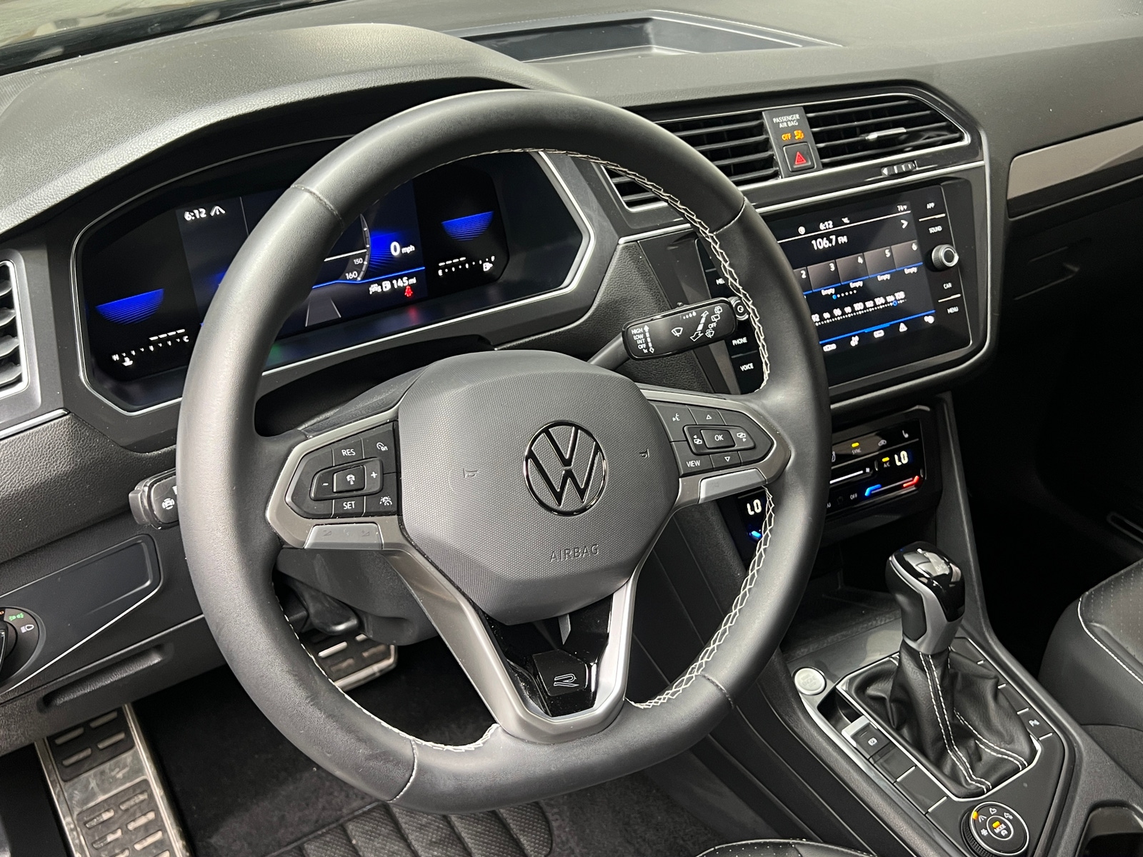 Thumbnail: 2023 Volkswagen Tiguan - 4
