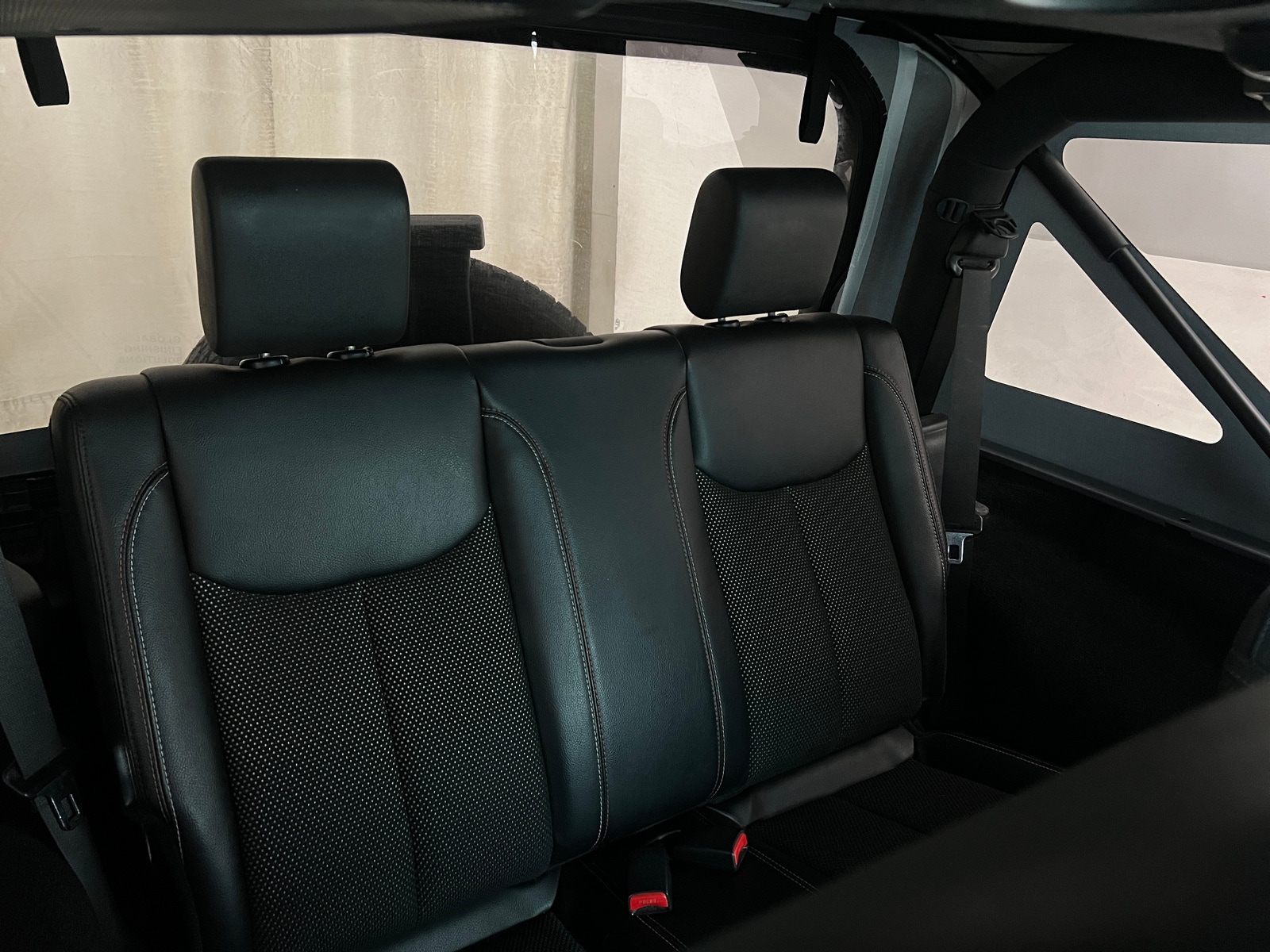 Thumbnail: 2016 Jeep Wrangler - 6