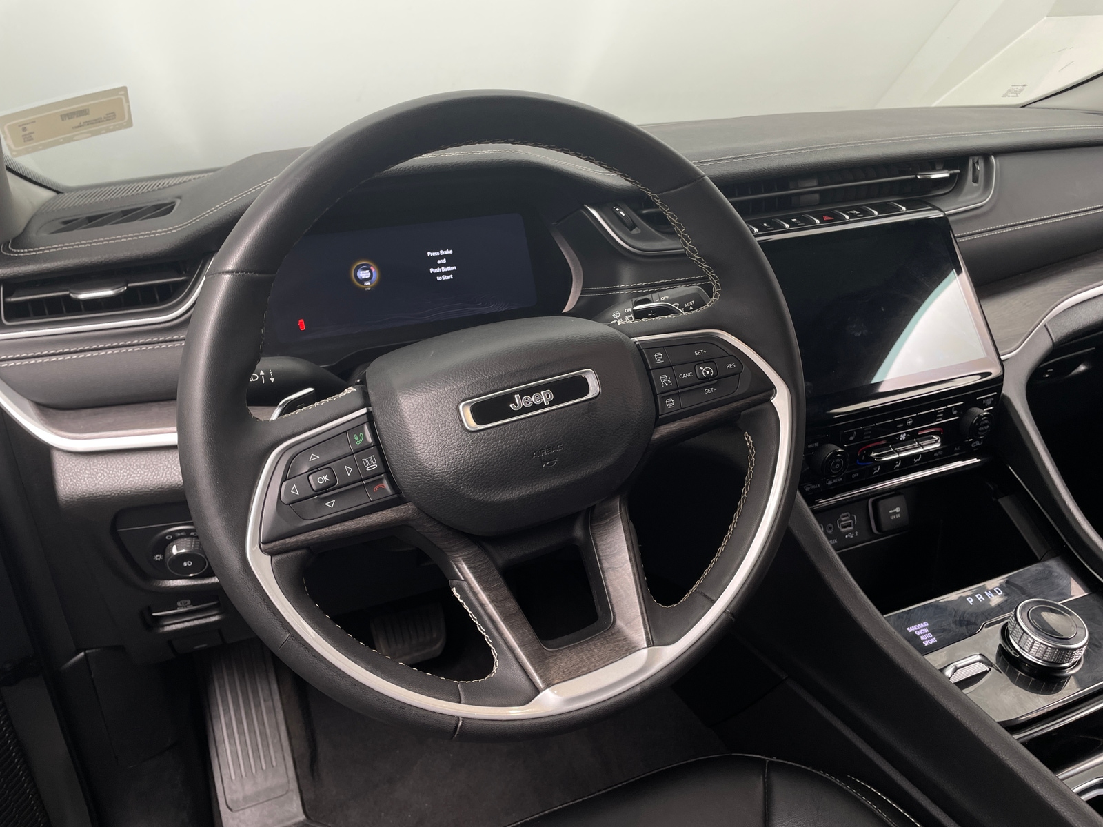 Thumbnail: 2023 Jeep Grand Cherokee L - 4