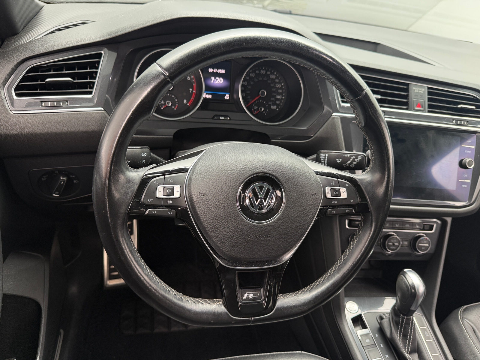 Thumbnail: 2021 Volkswagen Tiguan - 4
